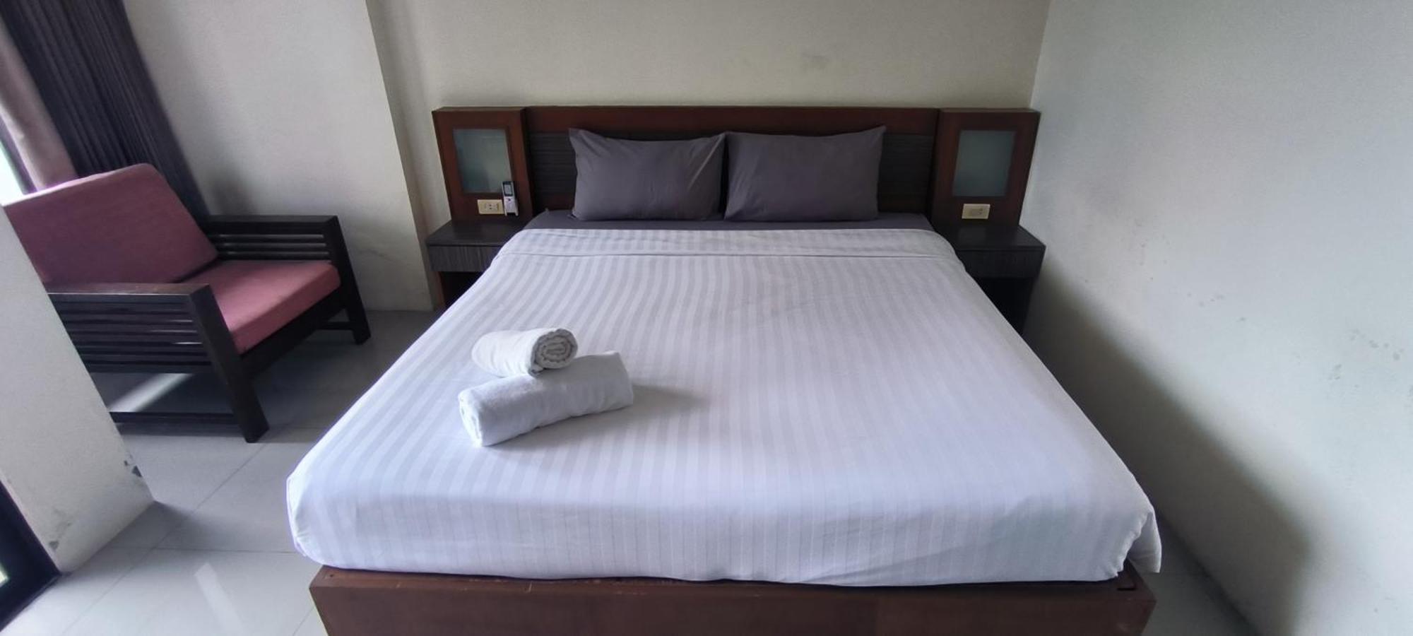 Kanpai Hotel Patong ภายนอก รูปภาพ